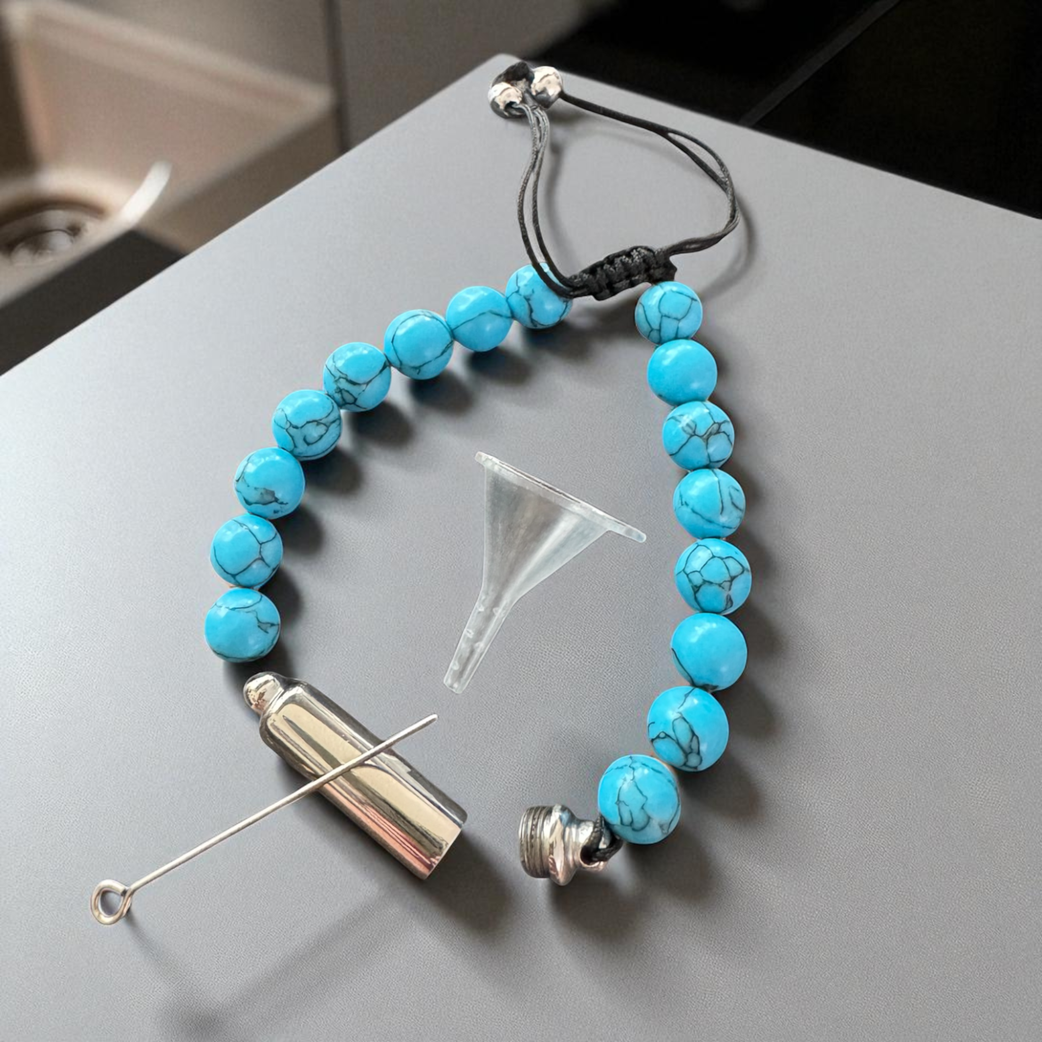 Armband TURQUOISE SECRET – mit Versteck und füllbarer Kapsel Stil