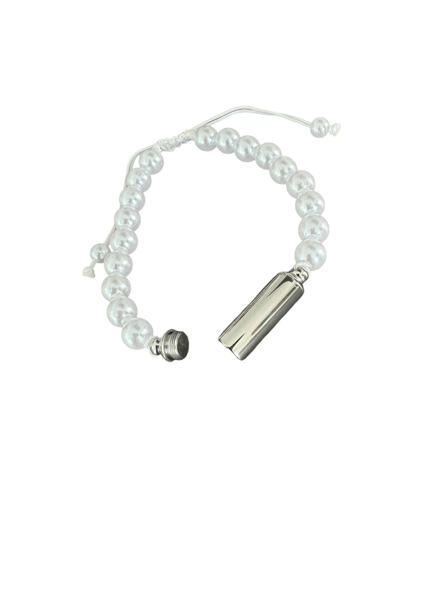 Armband weiß mit Versteck / füllbarer Kapsel in Perlen Optik - from DieBallerei