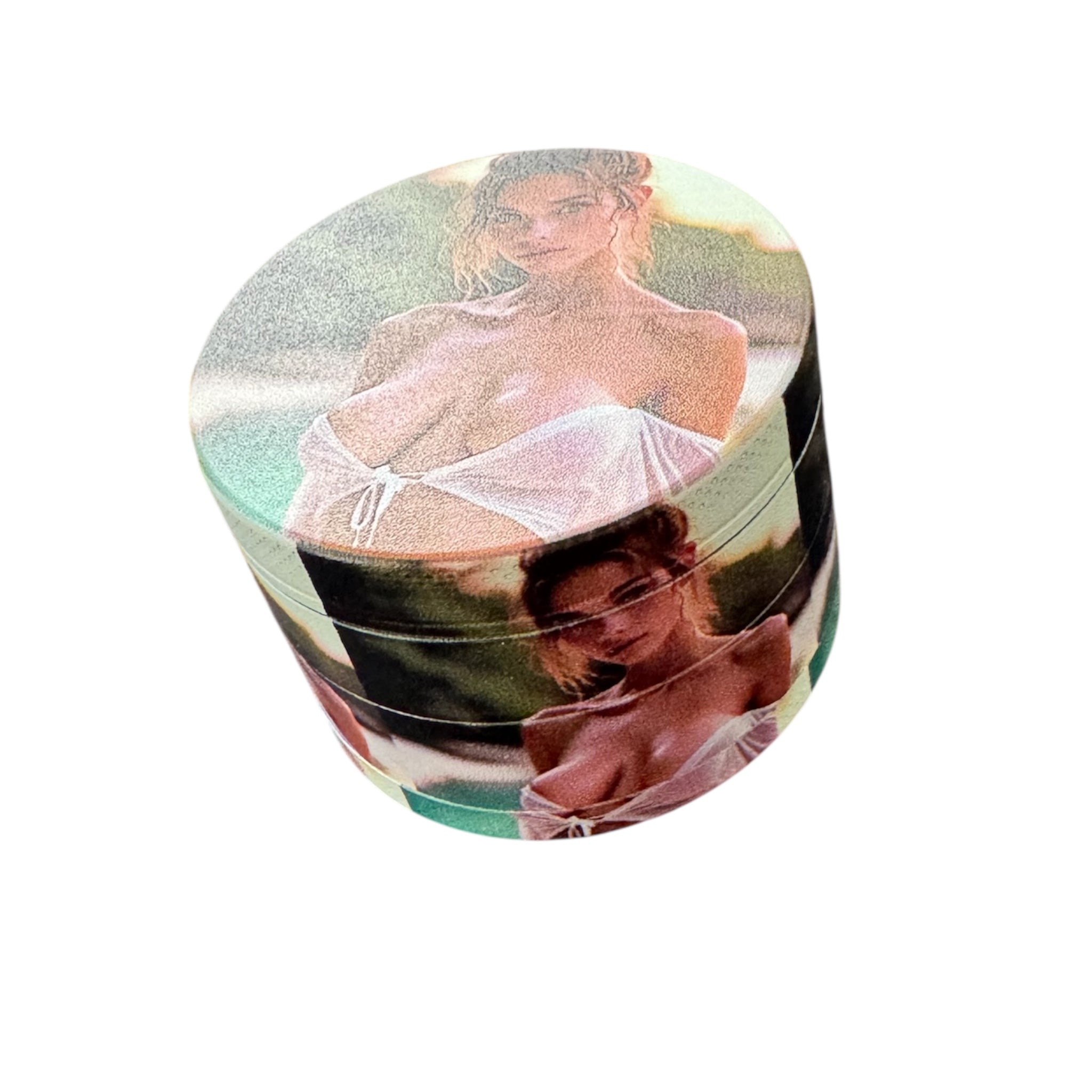 Hot & Heavy – 50 mm Grinder (4-teilig) mit sexy Girl Motiv