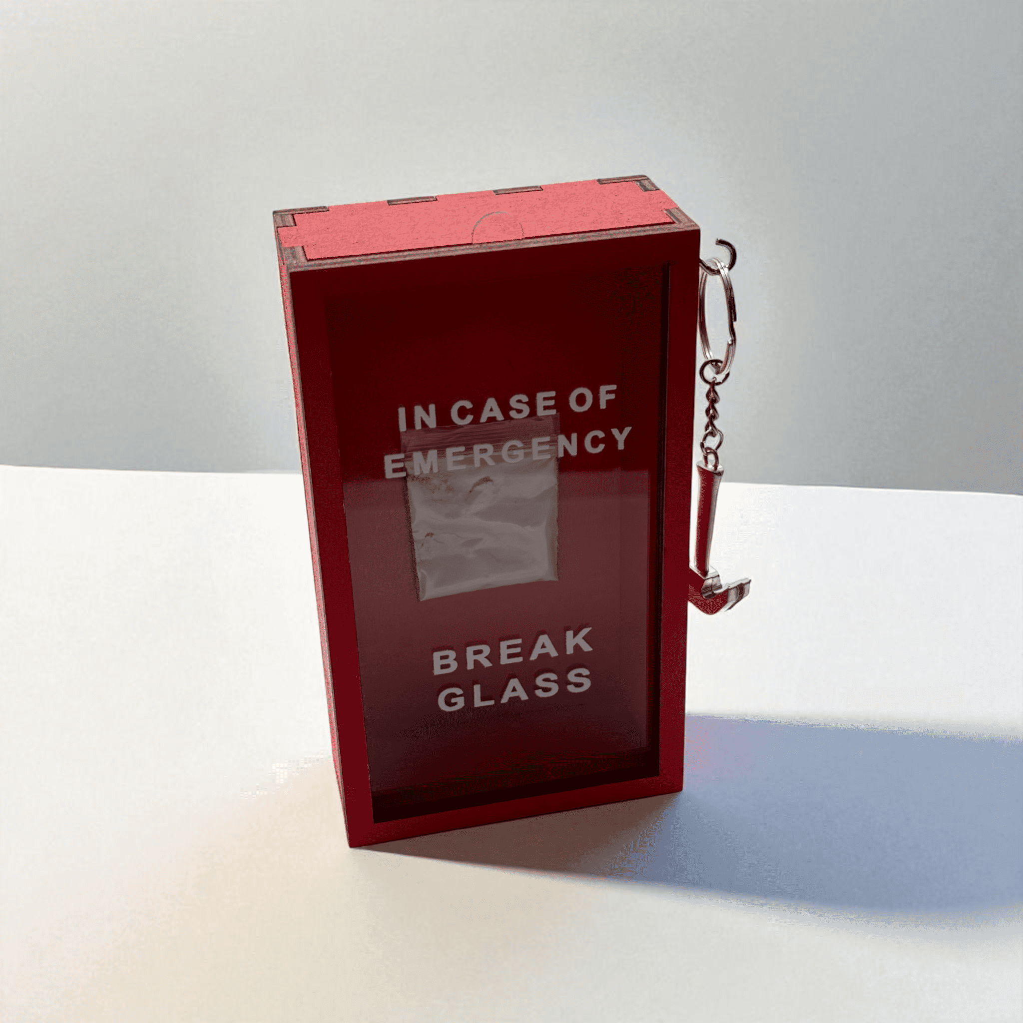 „In Case of Emergency Break Glass“ – Lustige Holzkiste mit Hammer & Kokain-Tütchen-Attrappe | Rote Scherzbox als Geschenkidee für Männer & Frauen