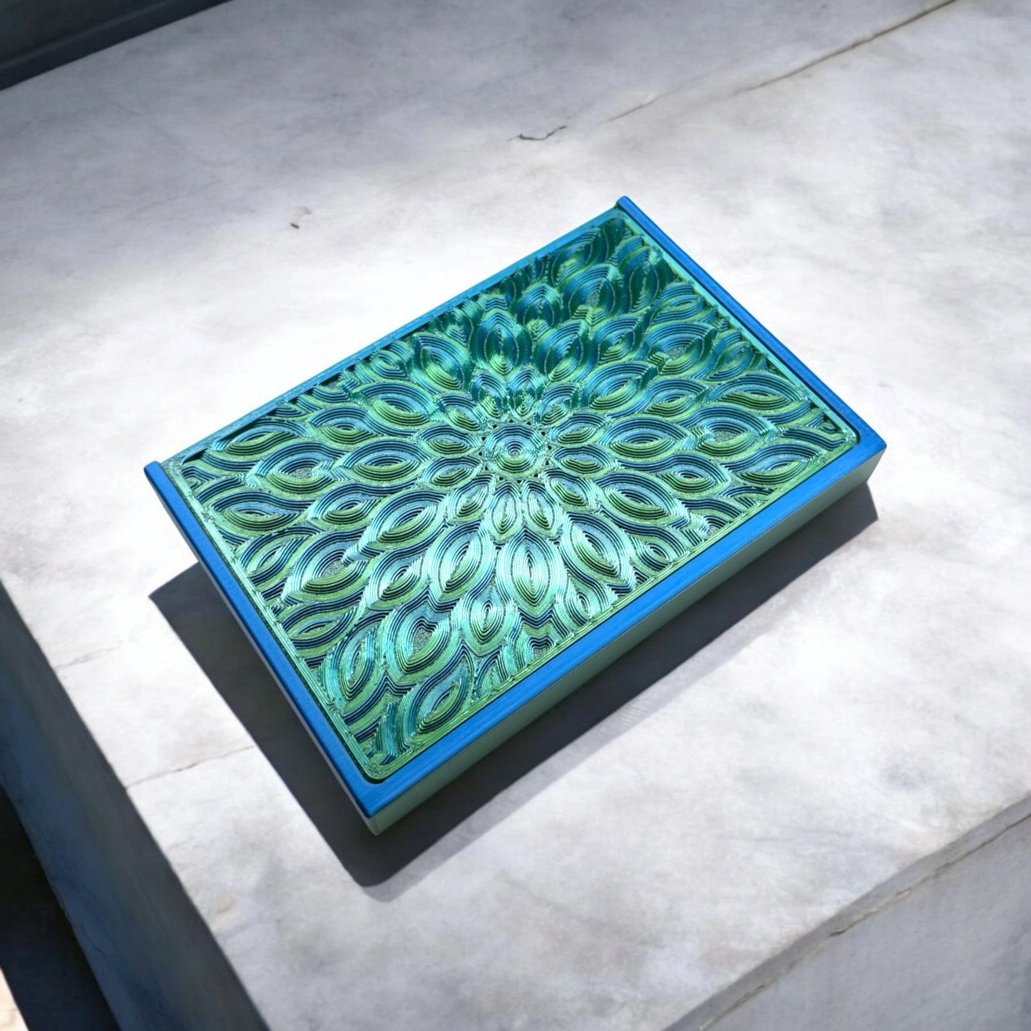 Baller-Box XL Infinity Blossom inkl. integriertem Spiegel, 2x Röhrchen und Hack-Karten Blau / Grün - from DieBallerei