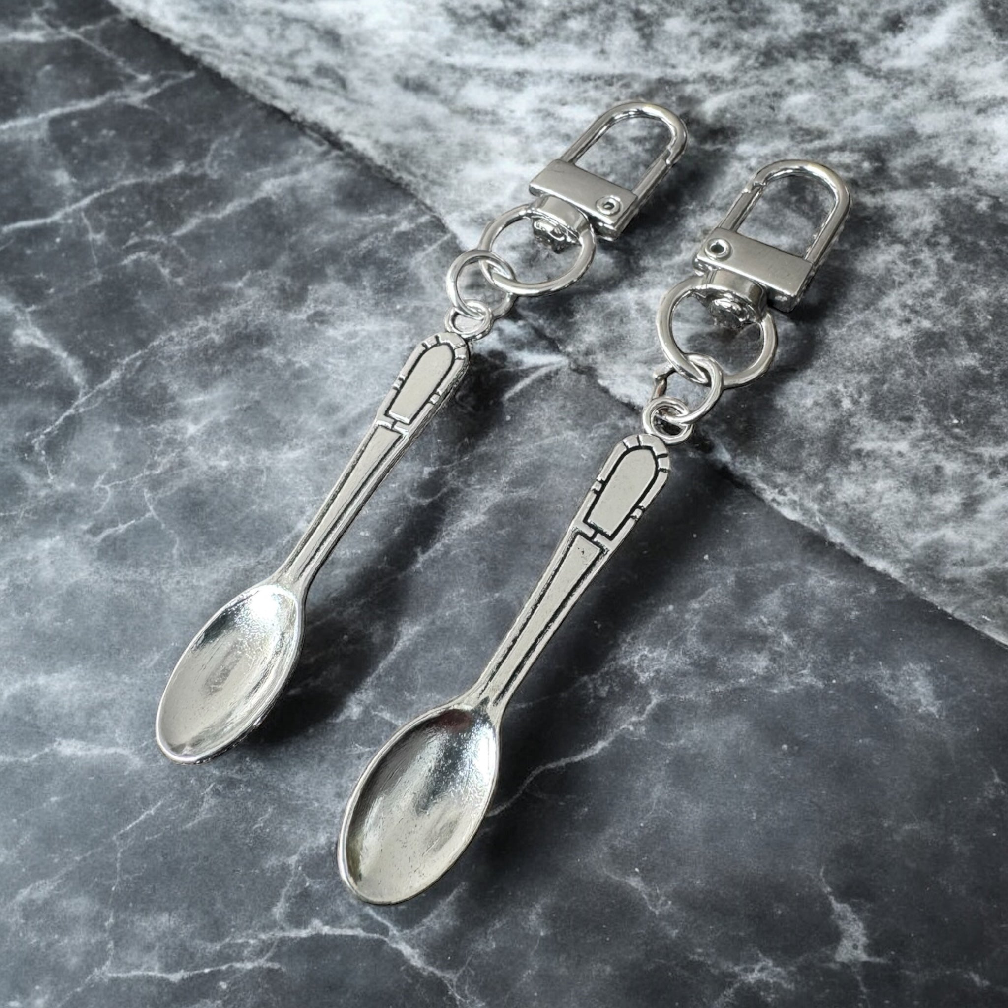 🥄 Mini-Löffel Schlüsselanhänger in Silber – Stil trifft Funktion6