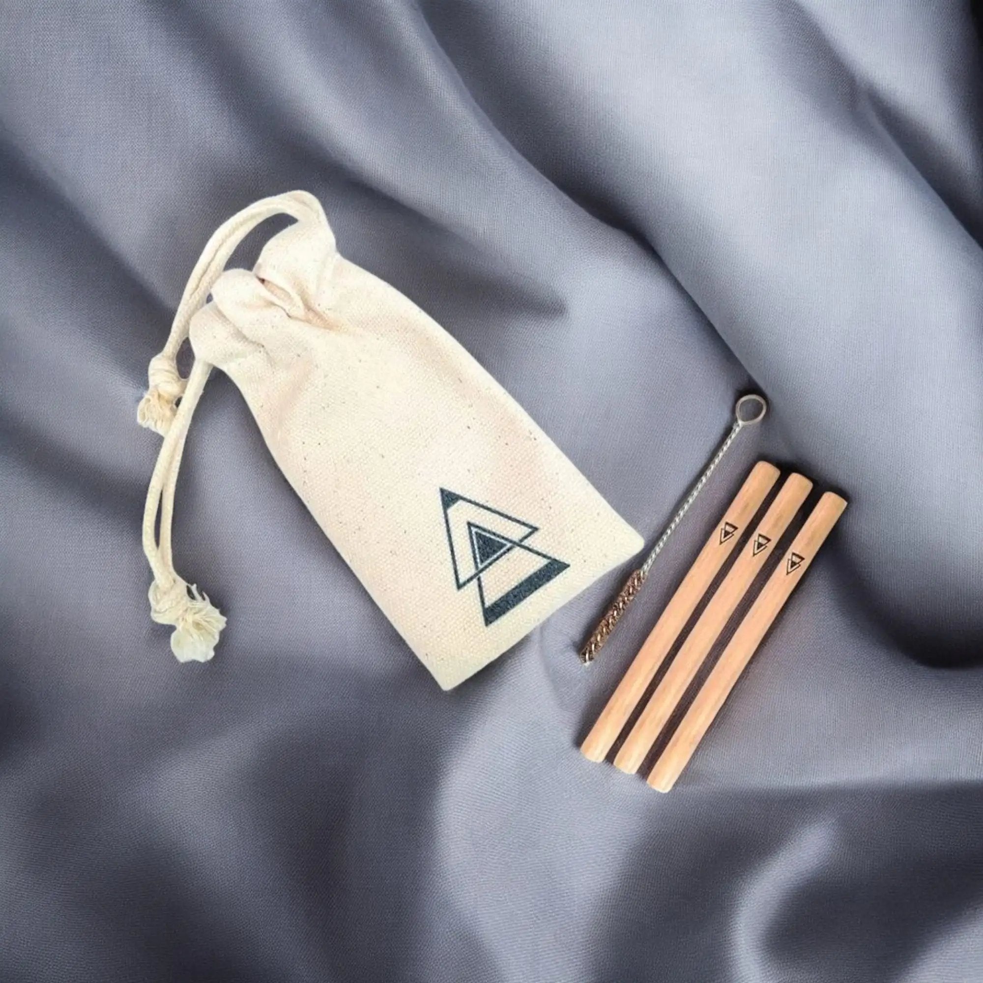 Nachhaltiges Bambus-Set – 3 Ziehröhrchen mit Reiniger & Aufbewahrungstasche - from DieBallerei