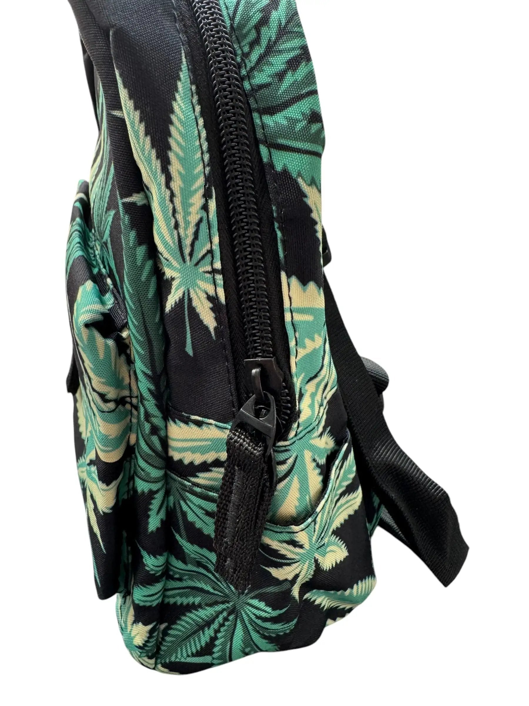 Mini-Rucksack mit Hanfblatt-Design – Lässig, praktisch und stylisch - from DieBallerei