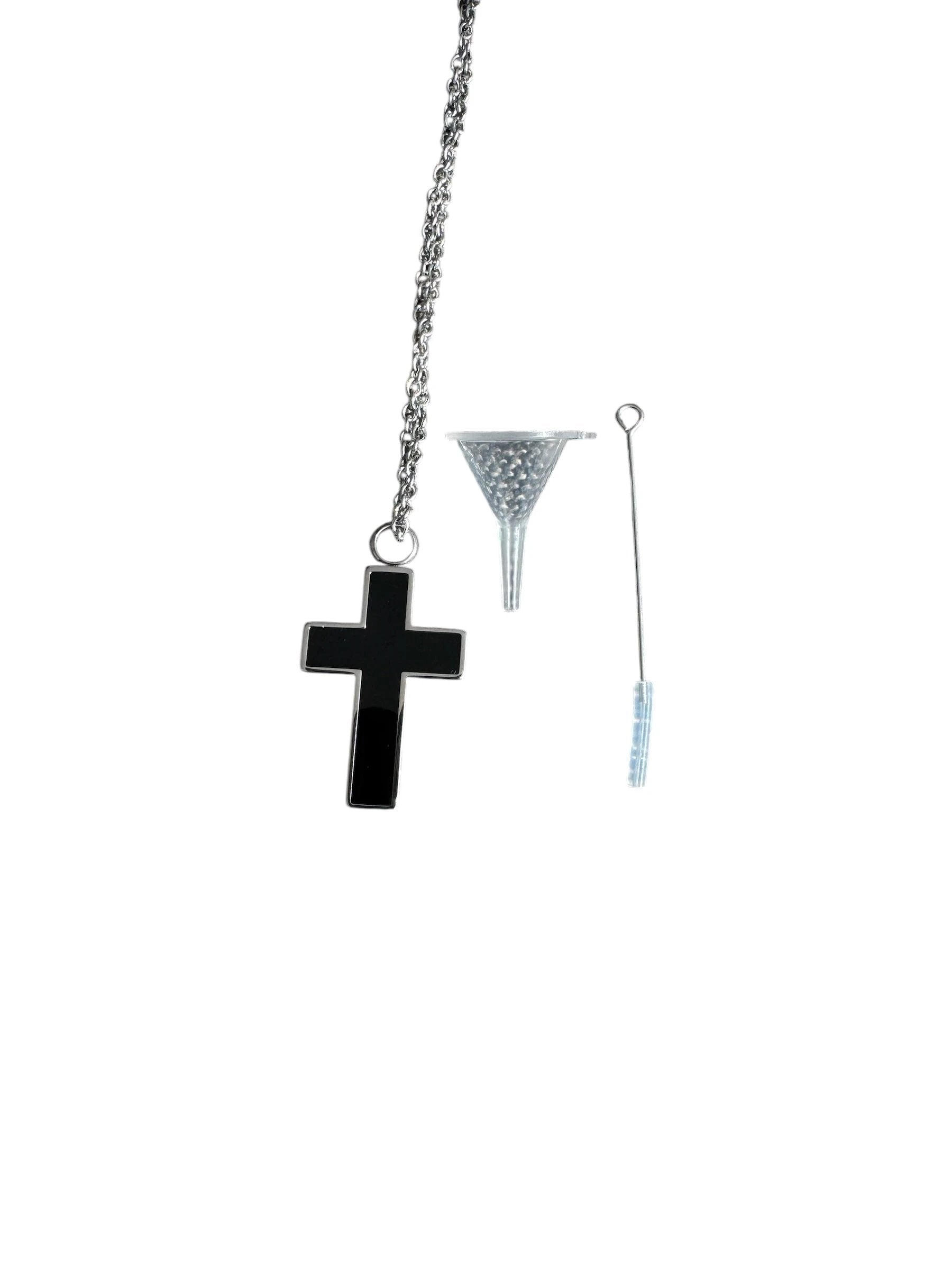 Kette mit schwarzem Kreuz-Anhänger – inkl. Mini-Trichter, ca. 31 cm - from DieBallerei
