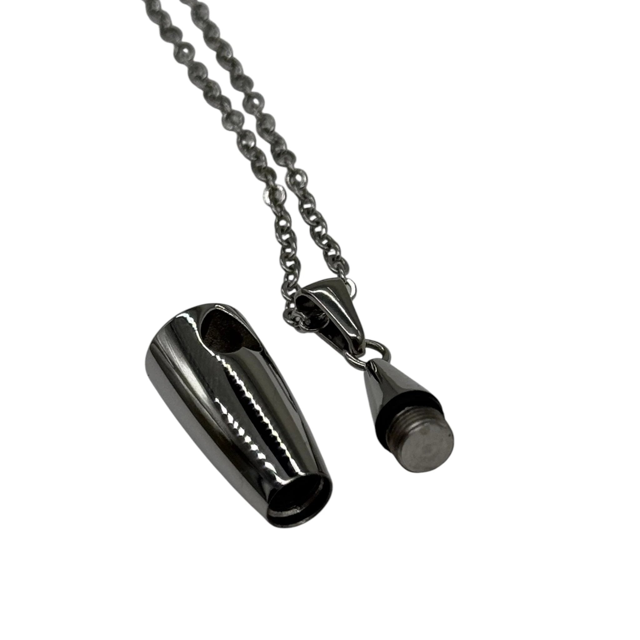 Schwarze Kette mit befüllbarem Kapsel-Anhänger – mit Herzöffnung, ca. 28 cm - from DieBallerei