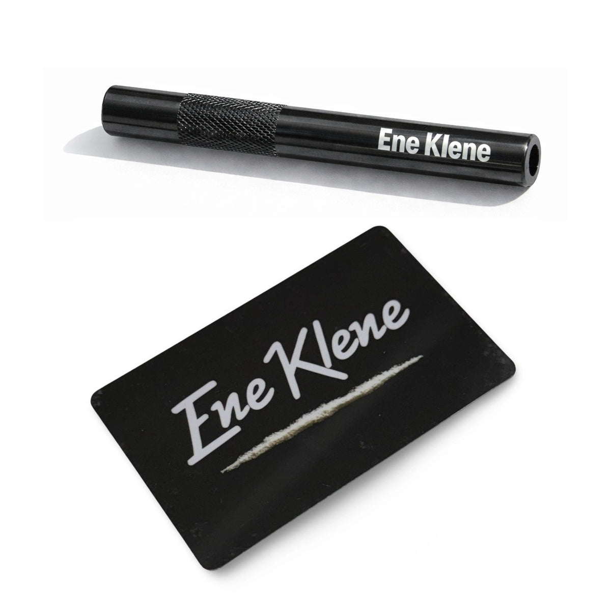 Röhrchen-Set „Ene Klene“ V2 mit schwarzem Alu-Röhrchen und bedruckter Hack-Karte auf weißem Hintergrund.