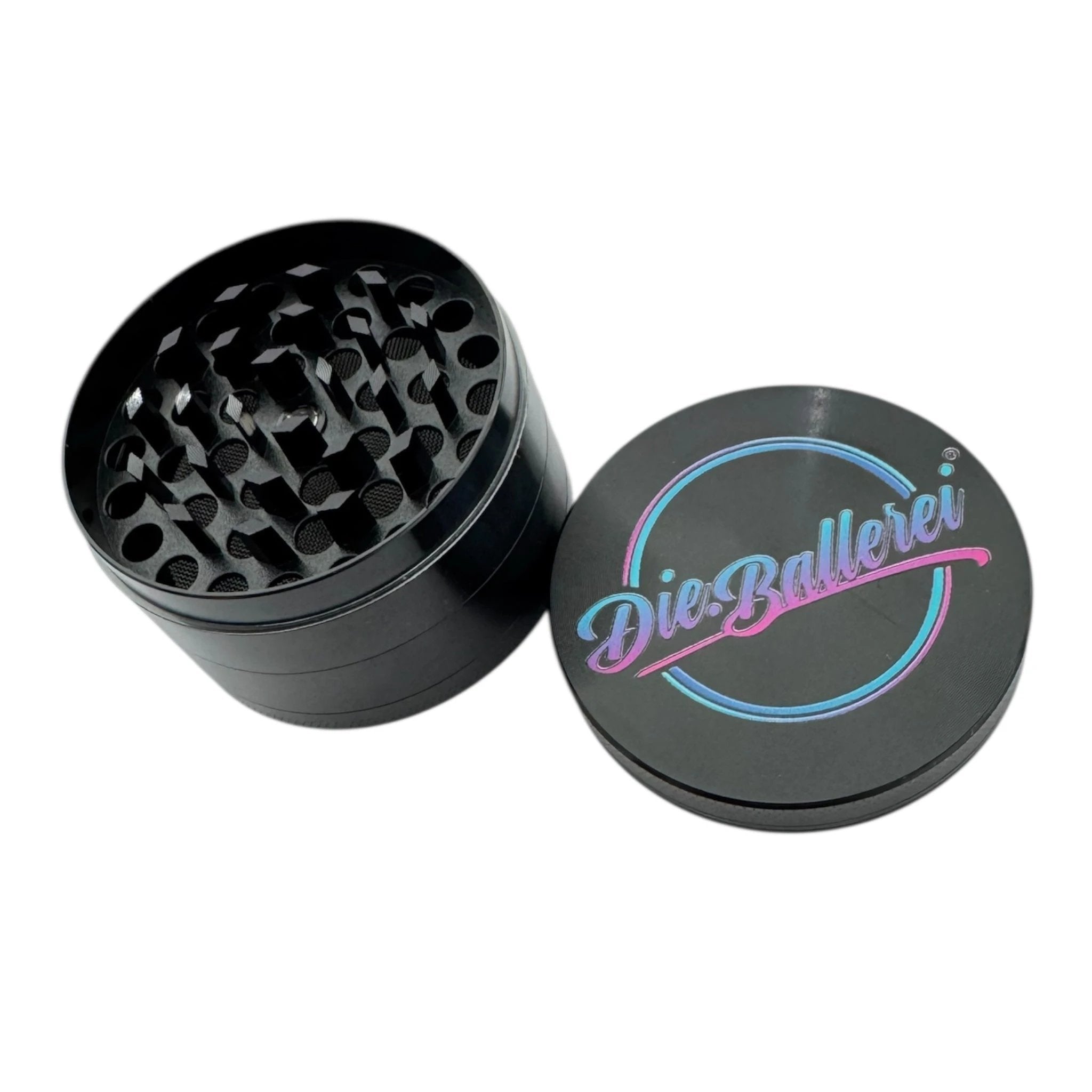 Robuster XXL Die.Ballerei Grinder in Schwarz – 63 mm Power mit Style - Grinder from DieBallerei