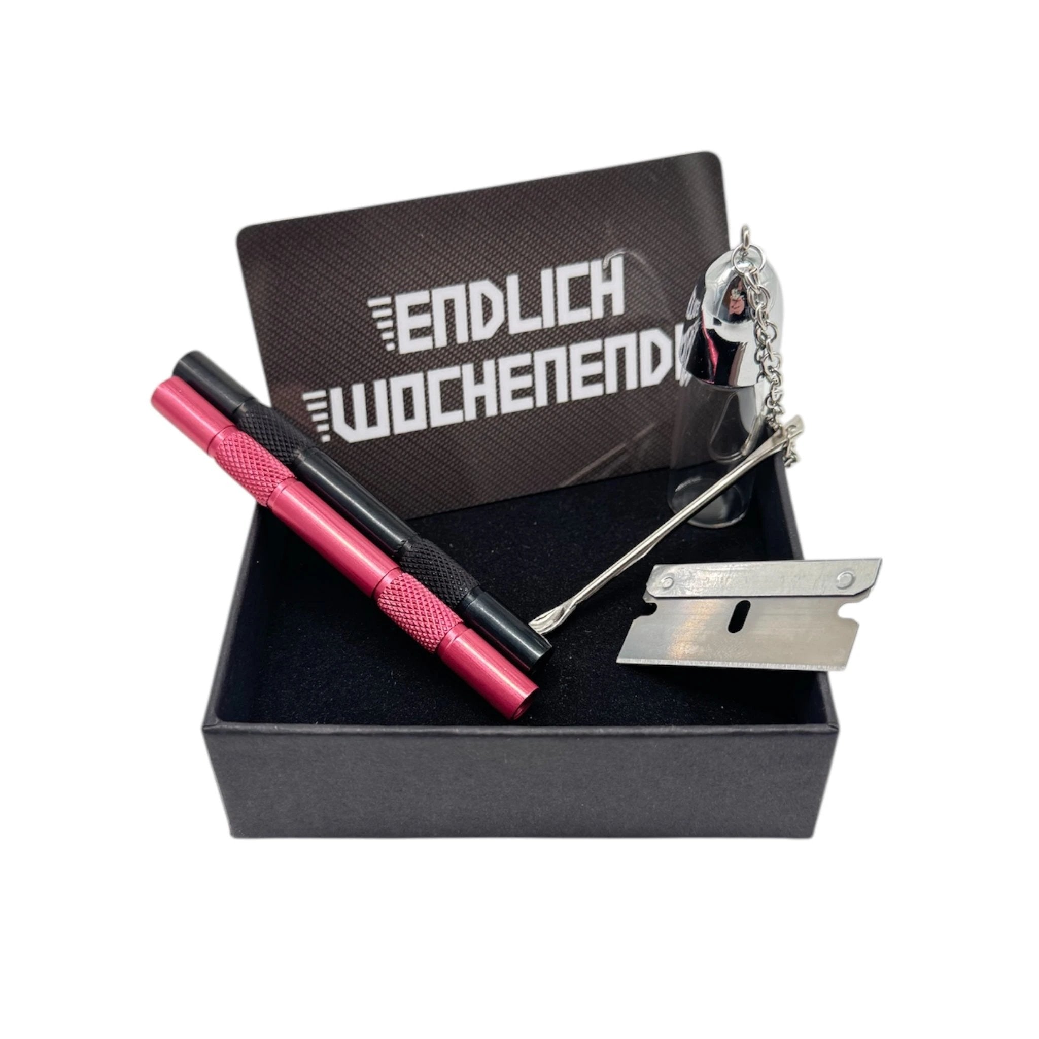 Schwarze Geschenkbox mit Ziehröhrchen, Hack-Karte im Carbon-Look, Glas-Spender und Klinge - from DieBallerei