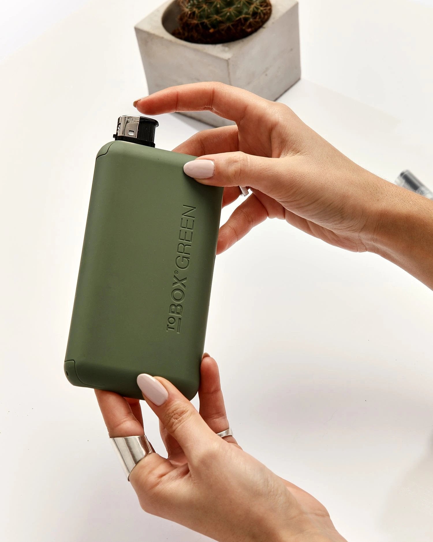 ToBOX GREEN – Die perfekte TO GO-Lösung! Rolling & Grinder in 5 Farben - Schnupftabakdose from DieBallerei