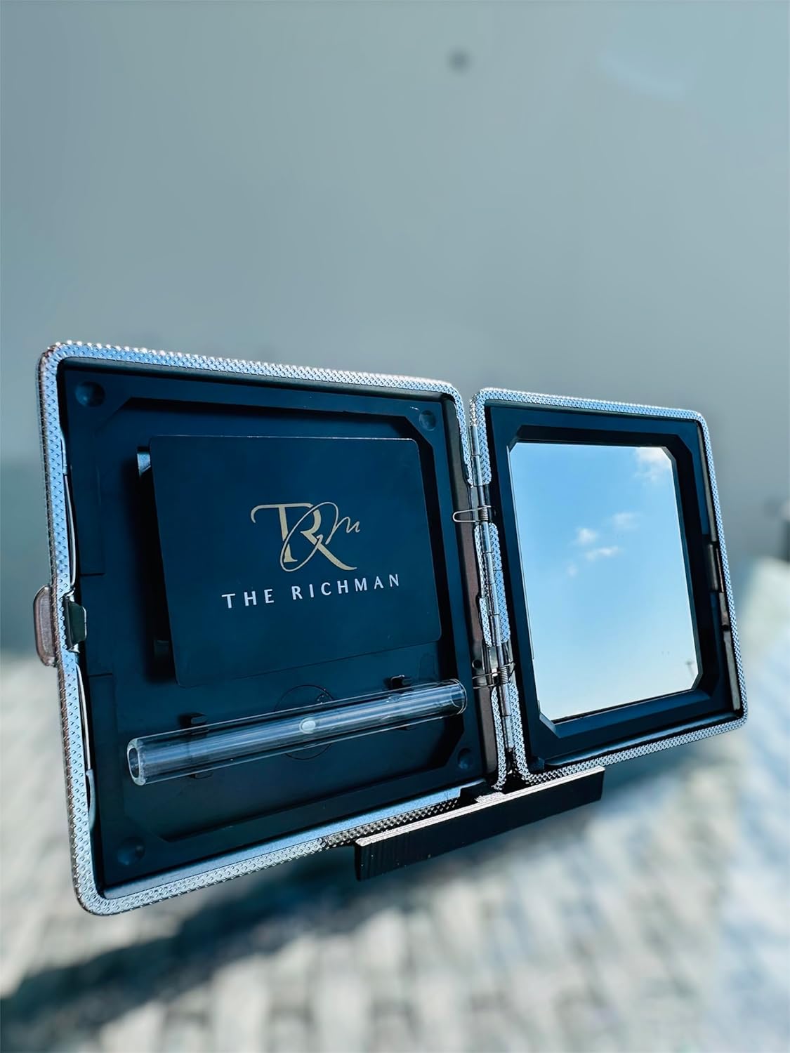 The Richman Deluxe 2.0 Etui – Das wohl eleganteste Schnupfset der Welt
