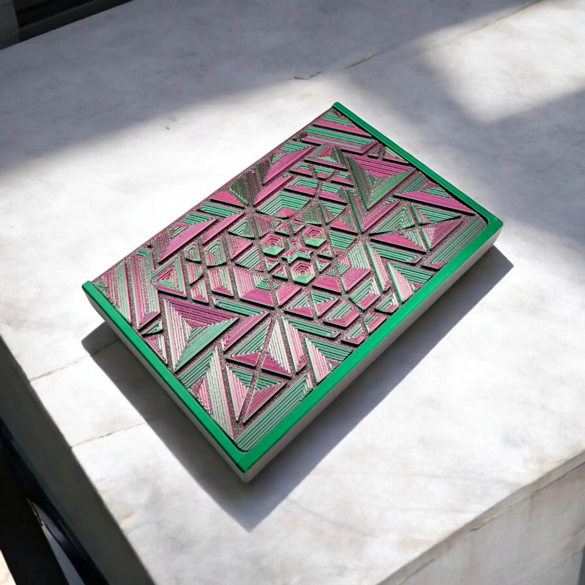 Baller-Box XL Brainbug inkl. integriertem Spiegel, 2x Röhrchen und Hack-Karten Rot / Grün - from DieBallerei