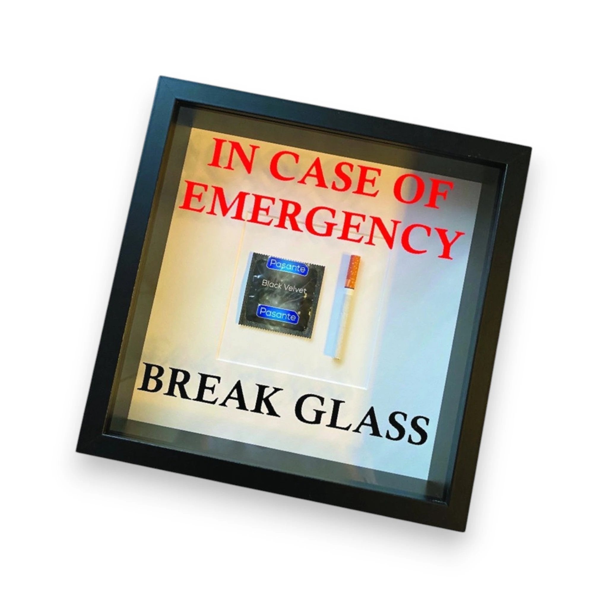 "In Case of Emergency Break Glass" – Wandbild mit Kondom/Zigarette schwarzer Rahmen - from DieBallerei
