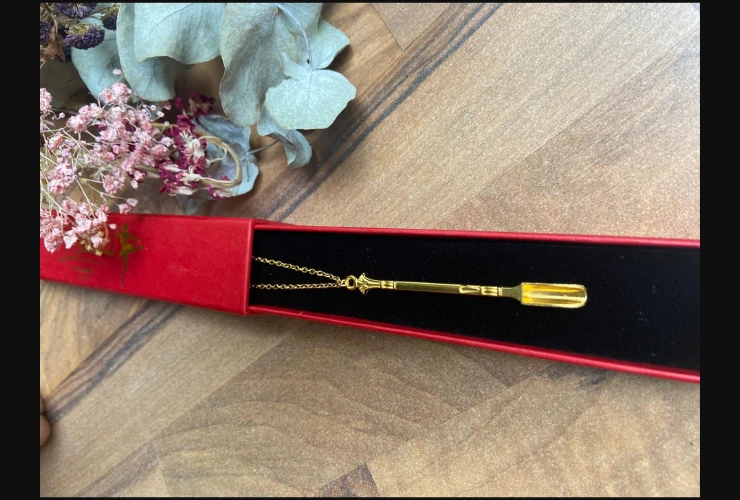 Die BALLERINA Halskette in Gold – Mit Löffel-Anhänger & Geschenkverpackung - from DieBallerei