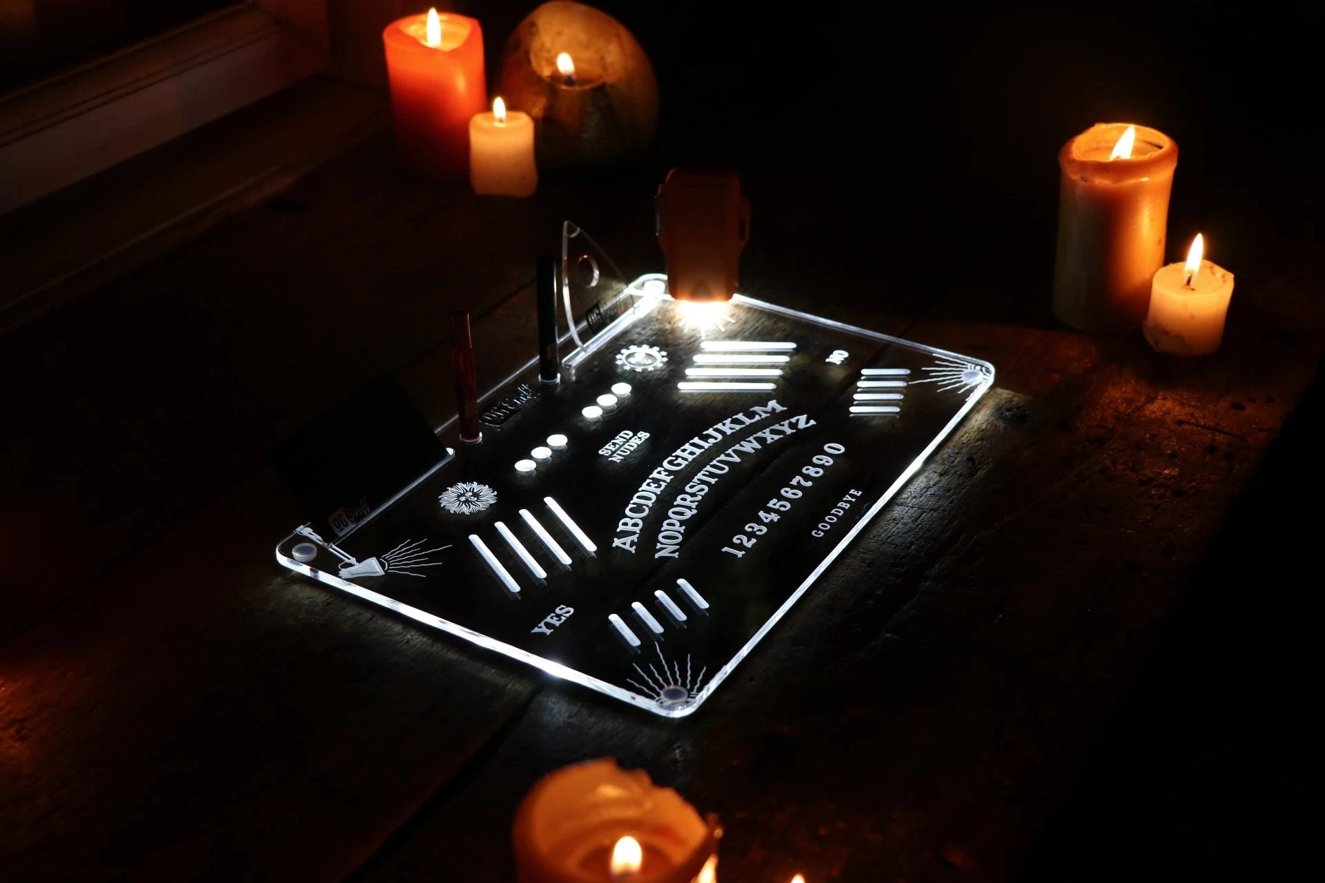 OG SNUFF Snuff Board „Ouija Edition“ – Graviertes Geisterbrett inkl. Planchette-Löffel - from DieBallerei