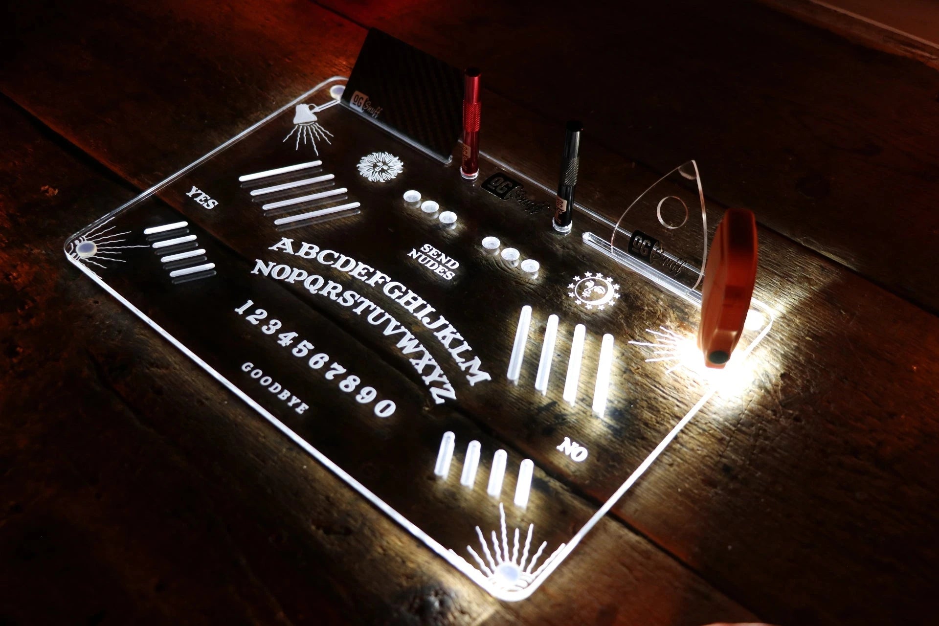 OG SNUFF Snuff Board „Ouija Edition“ – Graviertes Geisterbrett inkl. Planchette-Löffel - from DieBallerei