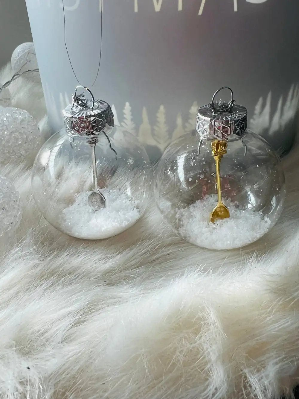 Christbaumkugel mit Kunstschnee & Löffel – Die besondere Weihnachtsdeko - from DieBallerei