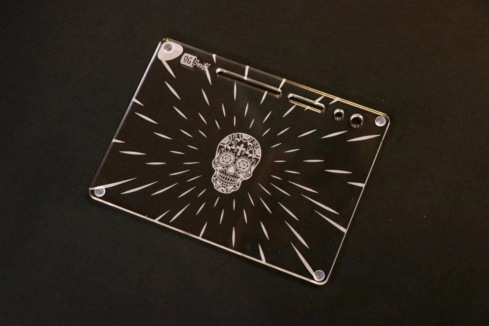 OG SNUFF Snuff Board „Skull Head“ – Präzision trifft Style – Leuchtendes Skull-Design - from DieBallerei