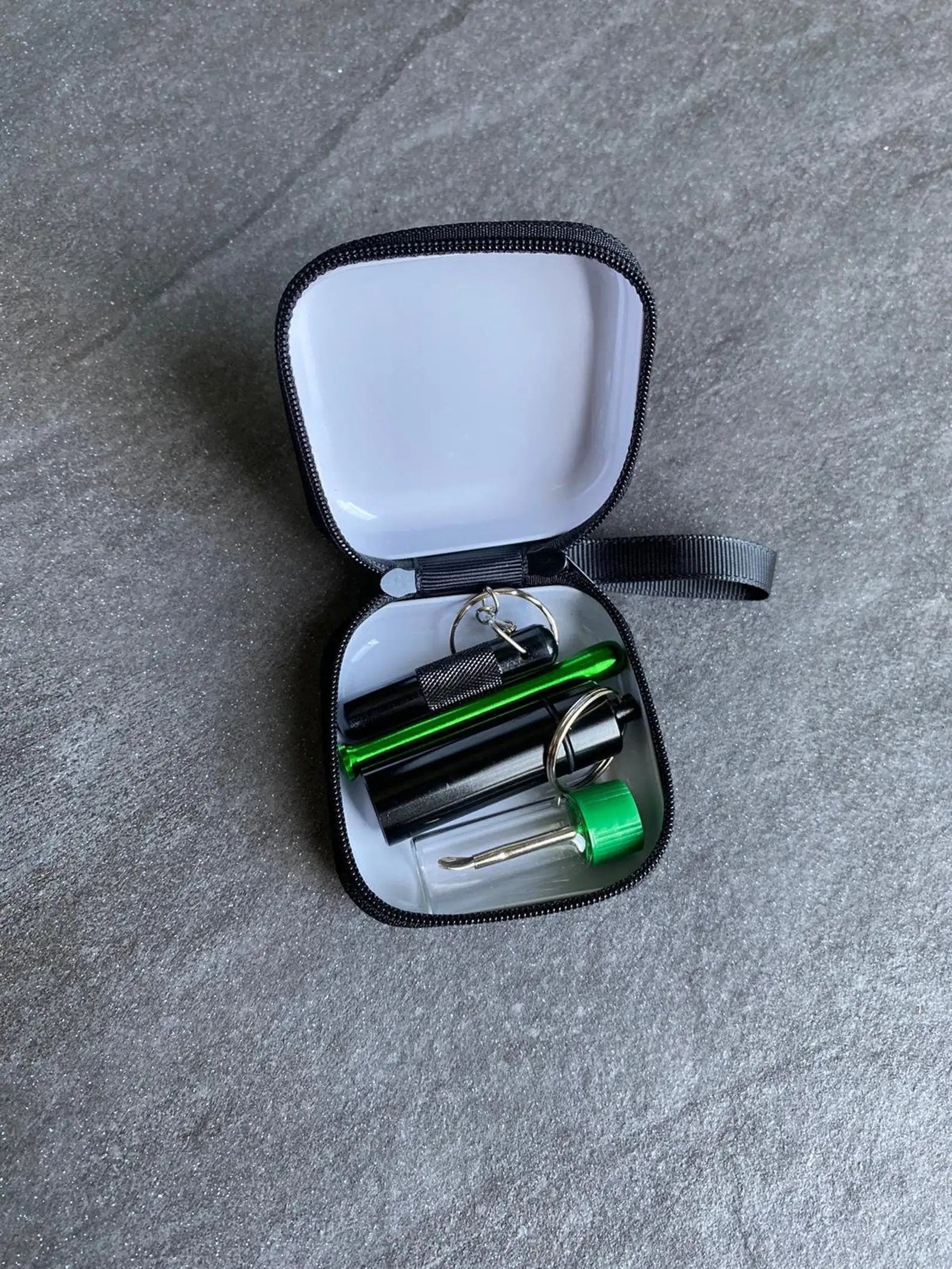 Set "TV Retro" – Stilvolles Zubehör im nostalgischen Hard Case - from DieBallerei