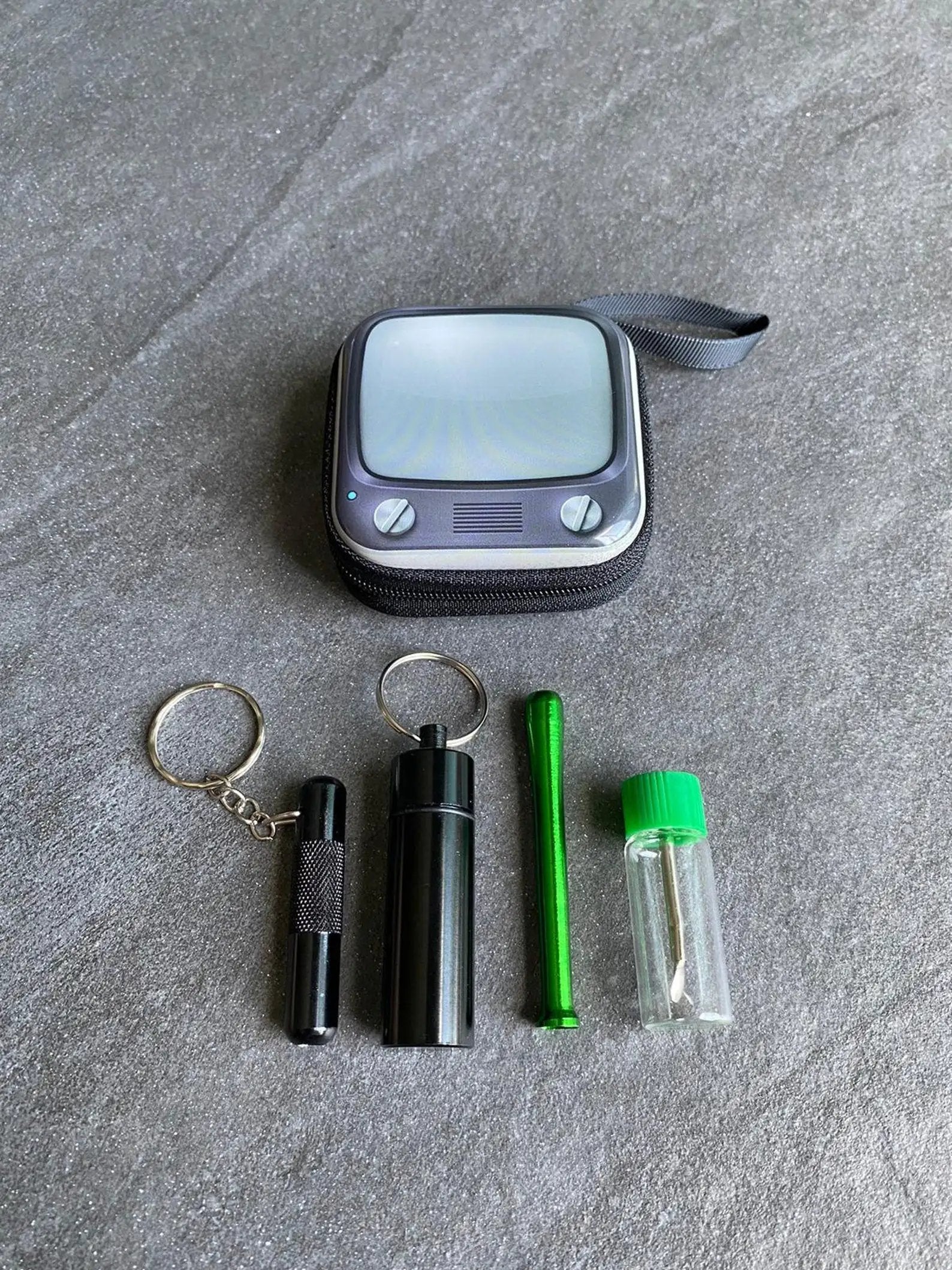 Set "TV Retro" – Stilvolles Zubehör im nostalgischen Hard Case - from DieBallerei