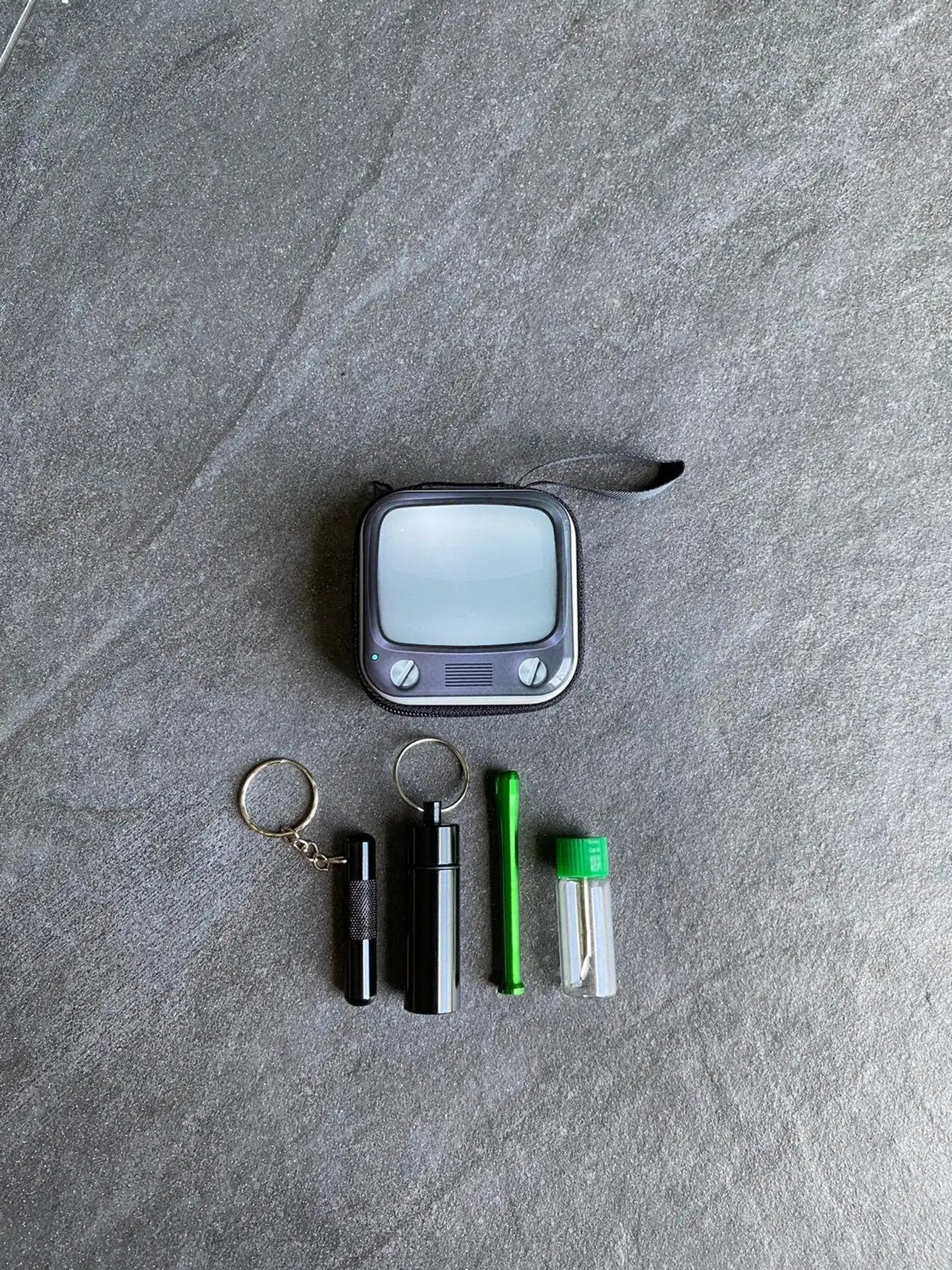 Set "TV Retro" – Stilvolles Zubehör im nostalgischen Hard Case - from DieBallerei