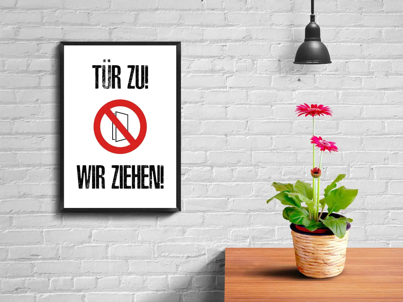Poster „Tür zu! Wir ziehen!“ – Humorvolles Design im DIN A3 Format mit Rahmen - from DieBallerei