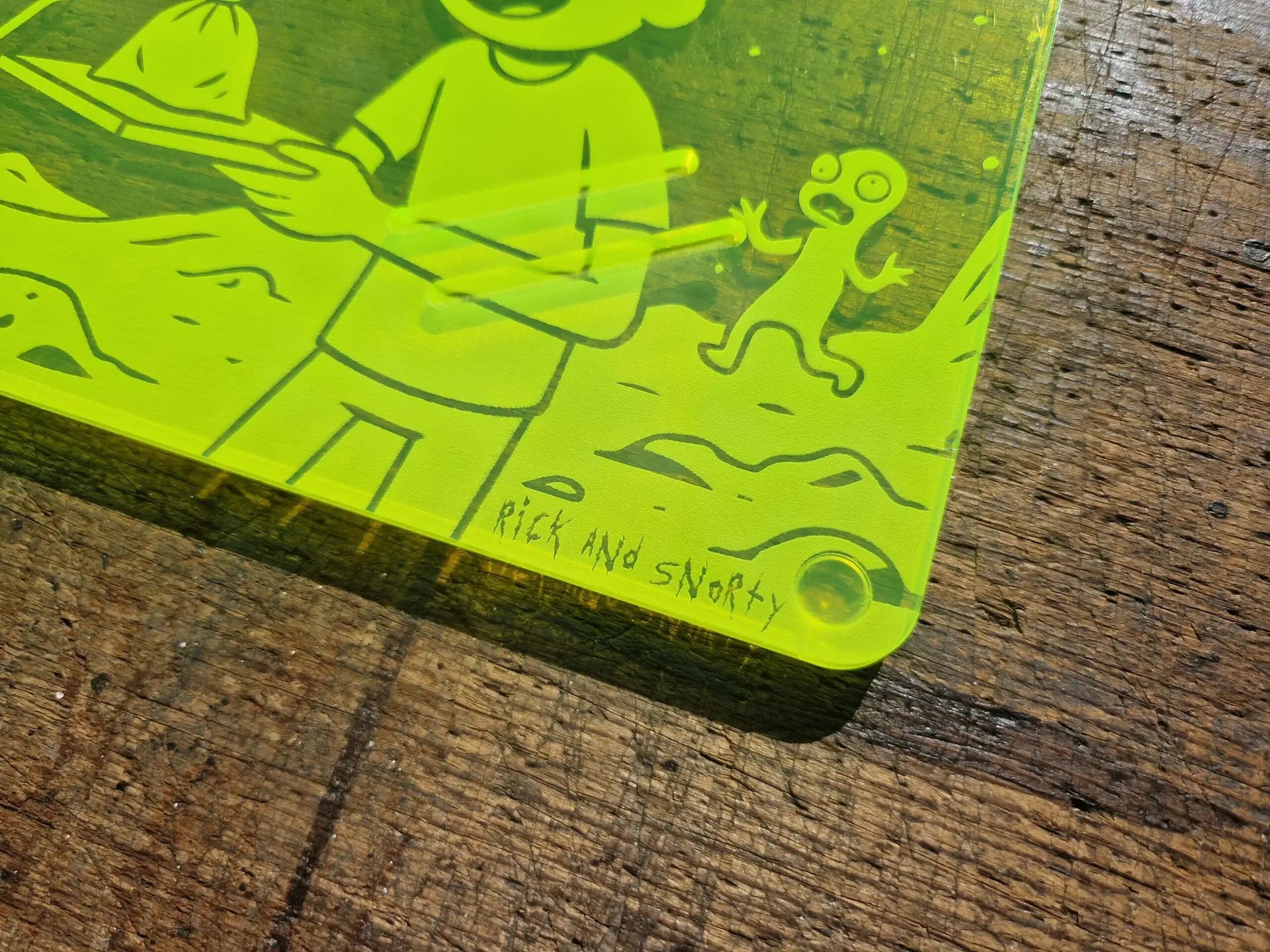 OG SNUFF – Rick & Snorty Snuff Board – auffälliges Cartoon-Design mit praktischen Vertiefungen