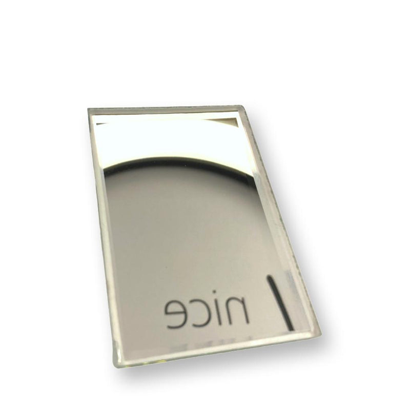 Set 11 – teilig - TO GO beinhaltet Spiegel, Rasierklinge, 4x Dosierer (bunt), 3 x Ziehröhrchen (bunt) Karte Berghain in einem festen Case