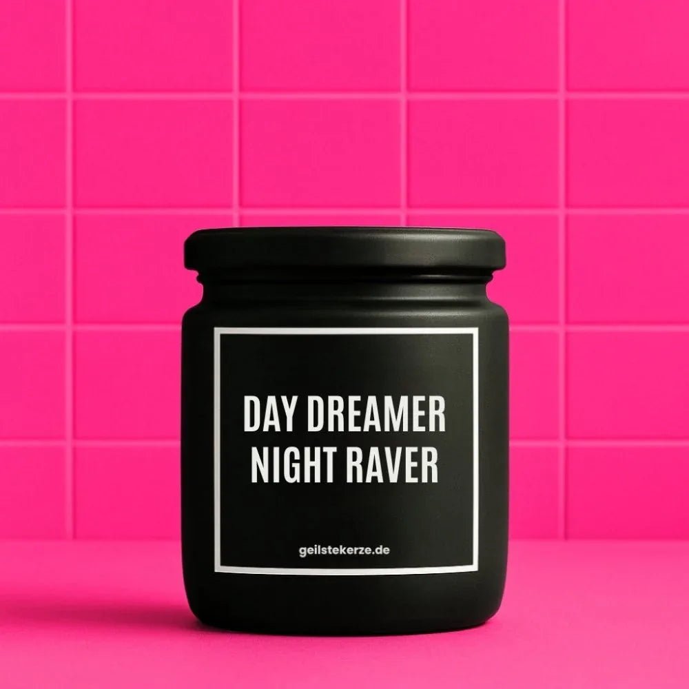 Duftkerze „DAY DREAMER NIGHT RAVER“ von geilstekerze – Ansicht 1