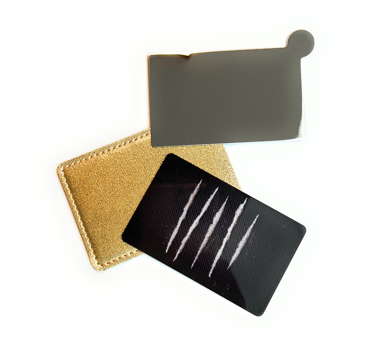 Mini mirror to-go in a protective cover incl. draw and hack card, ideal for on the go