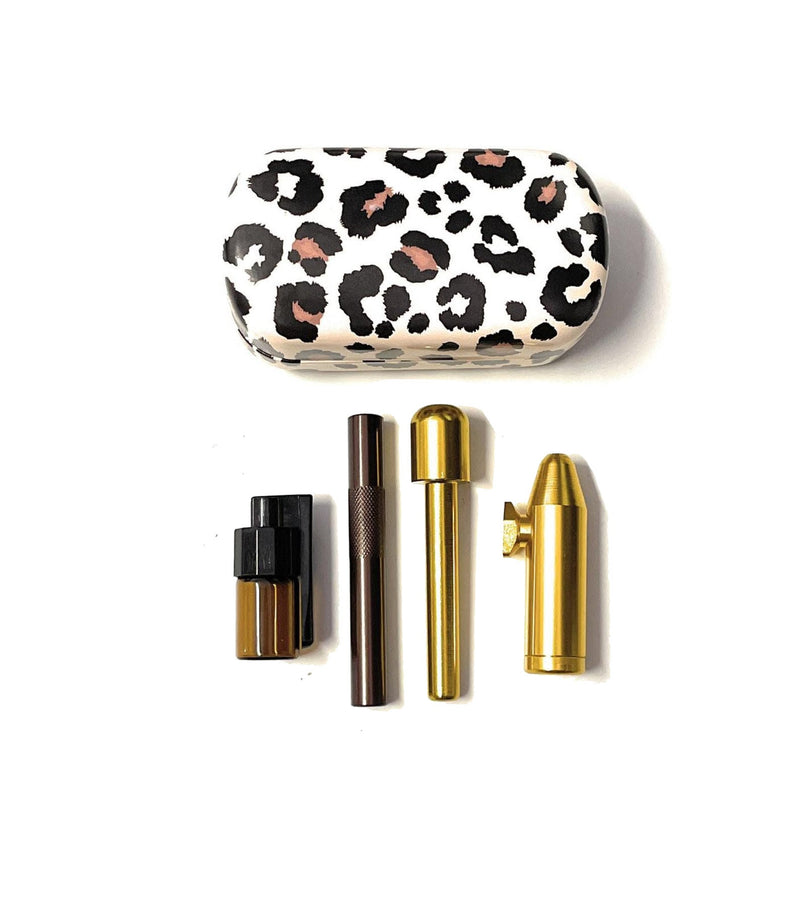 SET Leo Sniff Snuff Sniffer Schnupf Spender Dispenser Dispensers (Röhrchen, Dosierer, Spender mit Löffel) in Leoparden Hard Case