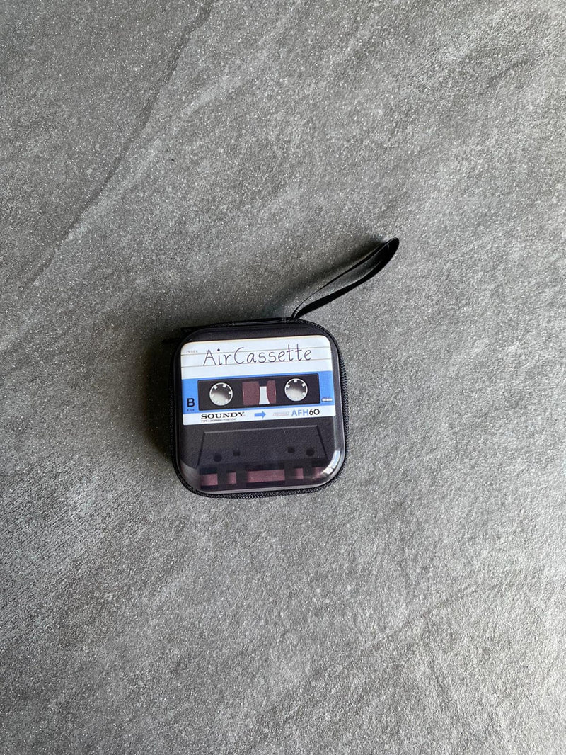 SET Retro Cassette Sniff Snuff Sniffer Snuff Distributeur Distributeur (2 tubes, pilulier, distributeur avec cuillère) dans un étui rigide en aluminium