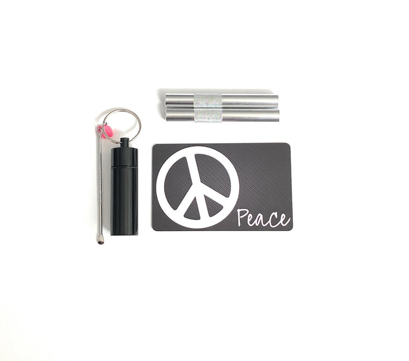 SET Love & Peace 1x tin board with heart motif incl. 2 draw tubes, 1 draw and chop card, 1 pill box with spoon Straw draw pad