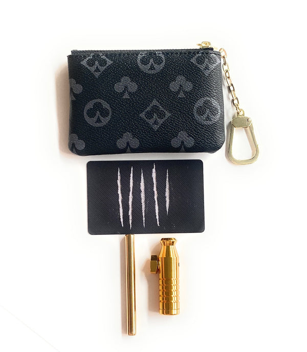Deluxe soft imitation leather case snuff tobacco set "Monogram" with hack card, aluminum doser & snuff tube in black / gold with pendant