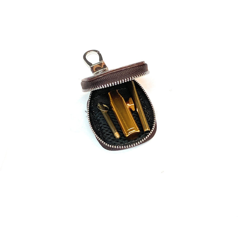 Deluxe Kunstleder Mini Case Schnupftabak Set "Monogramm" mit Löffel, Alu-Dosierer & Ziehröhrchen in Gold edel mit Anhänger in braun