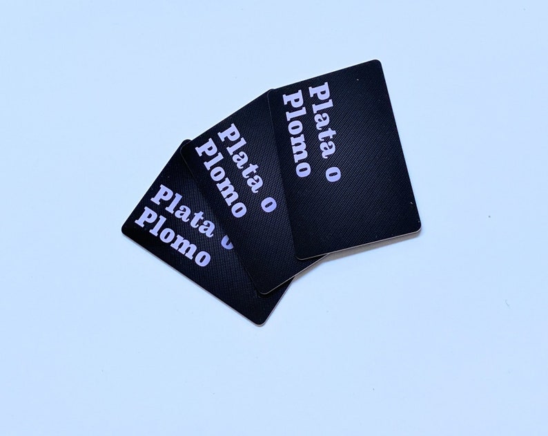 Card "Plata o Plomo" in carbon look in debit card/identity card format for snuff-snuff-doser-hack card-pull and hack Escobar