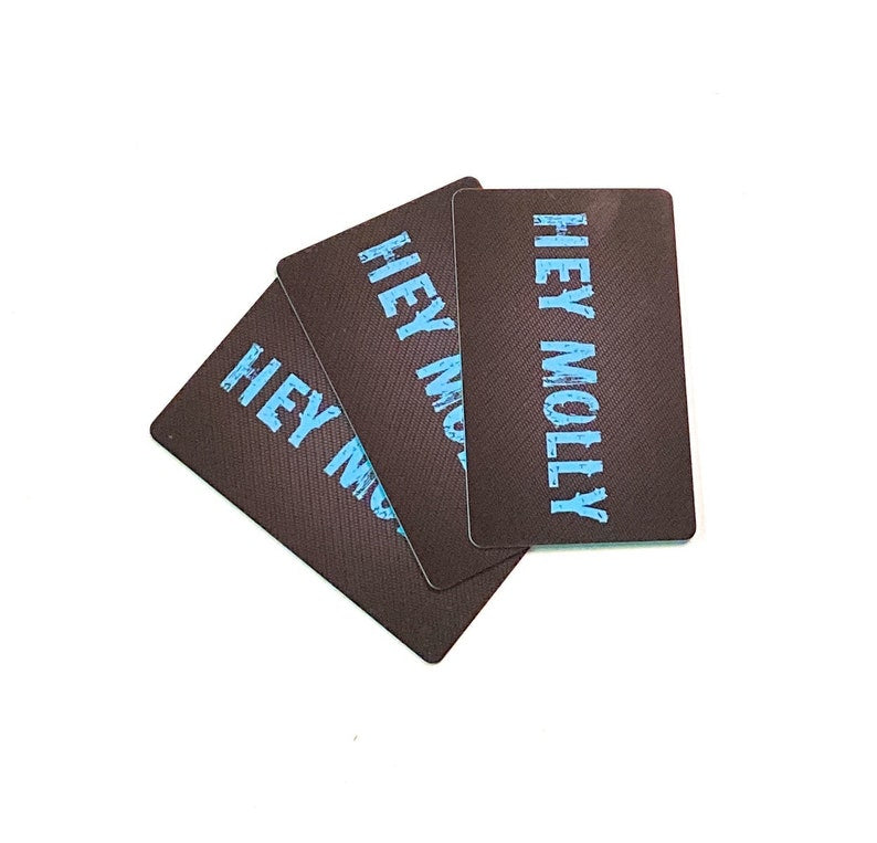 Carte "Hey Molly" au look carbone au format carte EC/carte d'identité pour tabac à priser, distributeur de tabac à priser, card-pull and hack