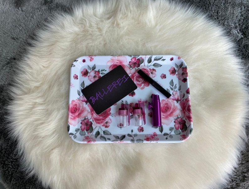SET Roses 1x planche en mélamine comprenant un tube à dessin, une carte de hack, un distributeur et un distributeur Straw Snuff Nasal Tube Purple Pink Pink Roses
