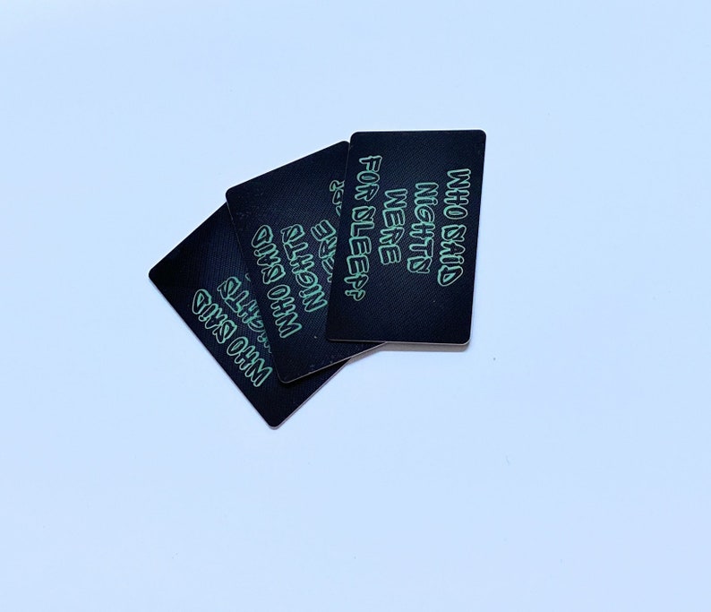 Carte "Qui a dit ?" en aspect carbone au format carte EC/carte d'identité pour distributeur de tabac à priser - hack card pull et hack Escobar