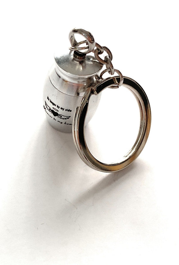 Mini capsule pendant charm key ring for screwing to carry small items/powder etc. To-Go in silver
