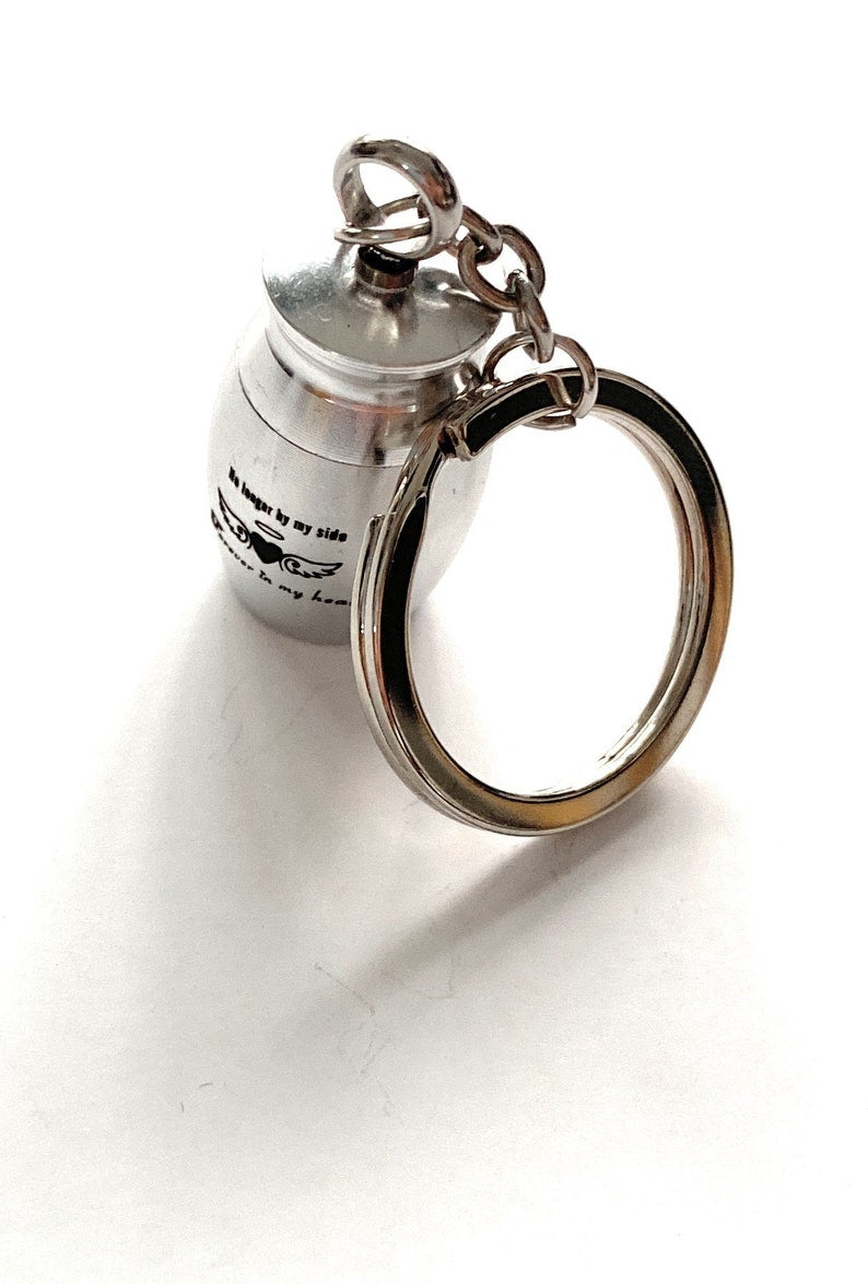 1x Mini Kapsel Anhänger Charm Schlüsselanhänger zum Schrauben zum Mitführen kleiner Gegenstände/Pulver etc. To-Go in Silber