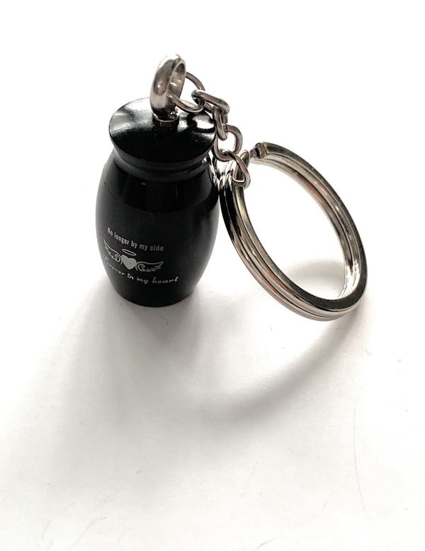 1x Mini Kapsel Anhänger Charm Schlüsselanhänger zum Schrauben zum Mitführen kleiner Gegenstände/Pulver etc. To-Go in Schwarz