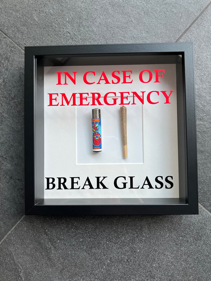 Wandbild/Bild „In Emergency - Break Glass -  Joint/Rauchen Spaß mit Bilderrahmen weiß