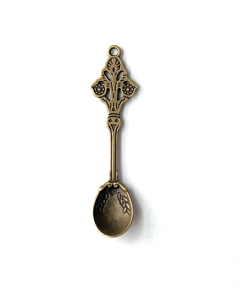 Pendentif avec cuillère extra large (env. 60 mm) avec décorations en or/argent/bronze