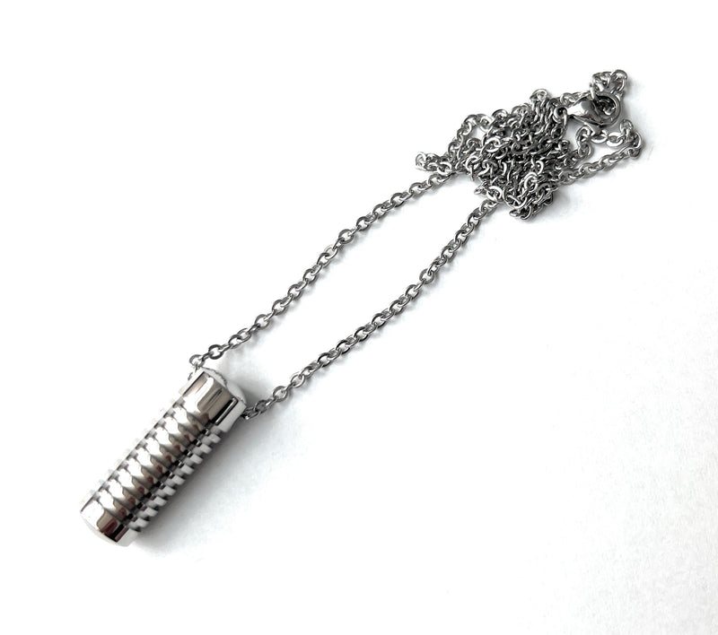 1 x Halskette mit befüllbarer Kapsel, Anhänger in Edelstahl (ca. 25cm) Kette Zylinder Collier Anhänger zum schrauben aus Edelstahl